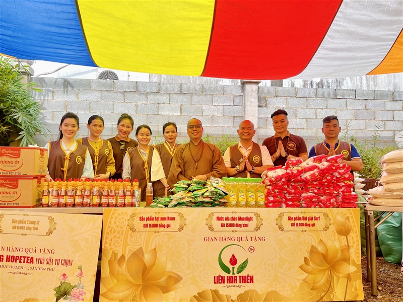 PHIÊN CHỢ 0 ĐỒNG THẮM TÌNH CẢM ĐỘNG